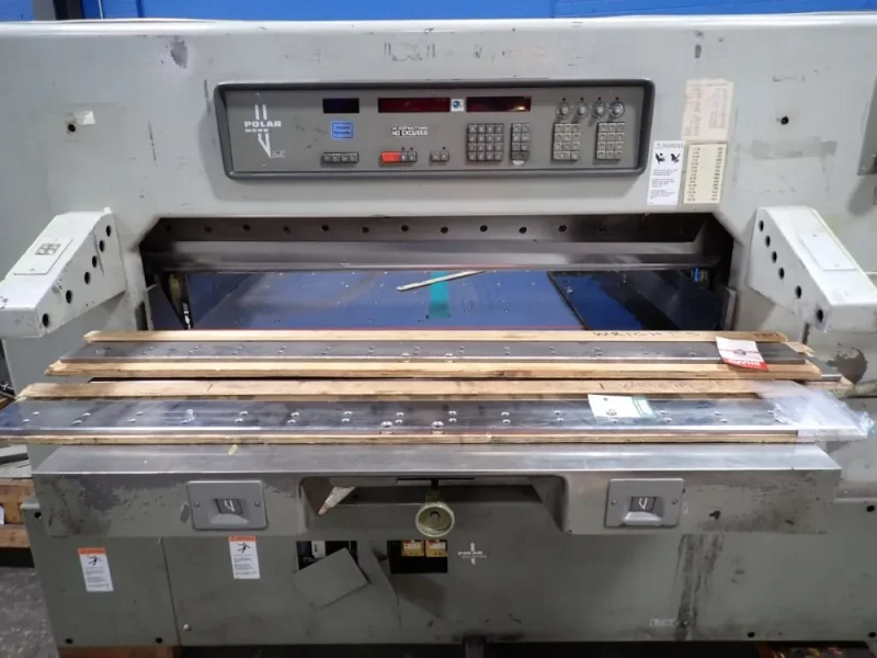 POLAR MOHR 52" PAPER SHEAR  -  137 EMC