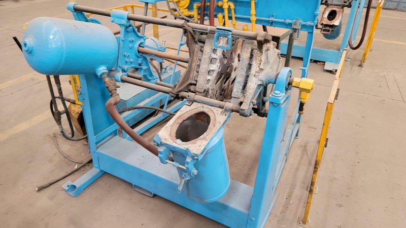 Dependable model 200sa shell core machine s/n 923 with gas panel and hydraulic