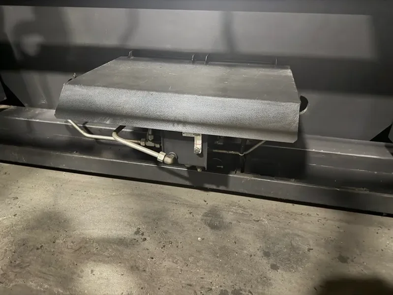 USED AMADA 89 TON X 8.5' 8-AXIS SERVO / HYDRAULIC CNC PRESS BRAKE MODEL HG-8025