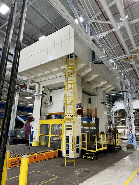 2500 TON SCHULER SMG HZPU-T-2250-4600/2450 HYDRAULIC PRESS. STOCK # 0902224