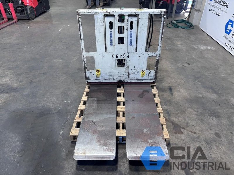 3,500 LB. CASCADE MODEL 35E-QPB-Q002R2 PUSH / PULL ATTACHMENT