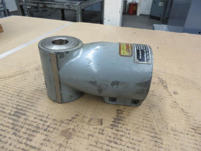 Bridgeport R8 Right Angle Head Fixture- Auction Item