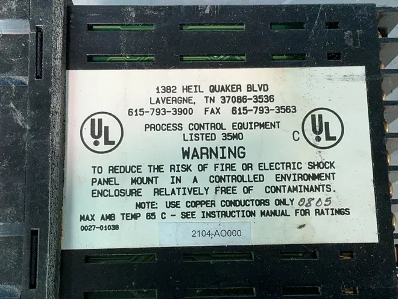 Chromalox Industrial Temperature Controllers - 2104-ao