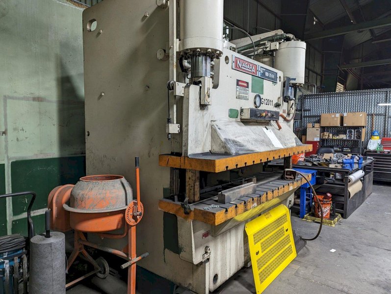 175 TON X 8' NIAGARA MODEL #HBM-175-6-8 FLANGED BED HYDRAULIC PRESS BRAKE: STOCK #20548