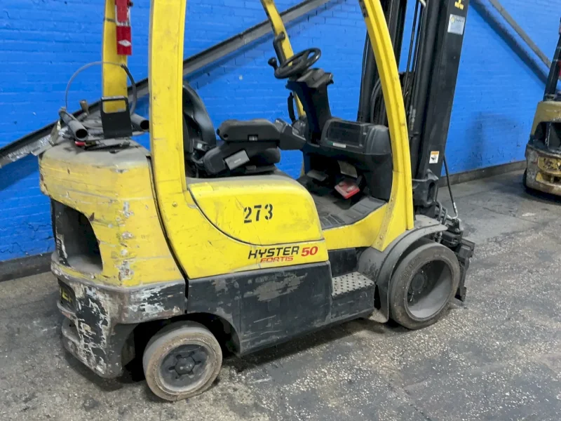 HYSTER PROPANE FORKLIFT