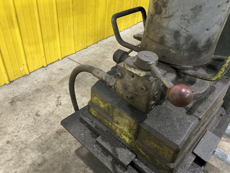 125 TON X 48" DAKE H-FRAME HYDRAULIC PRESS: YOBRO #24587