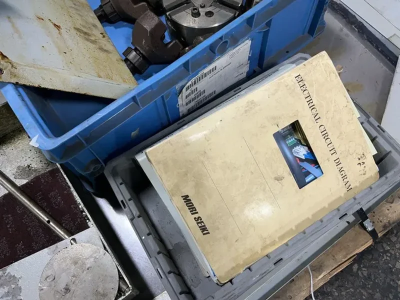 MORI SEIKI 24" X 42" CNC VMC   -  DURAVERTICAL 5080