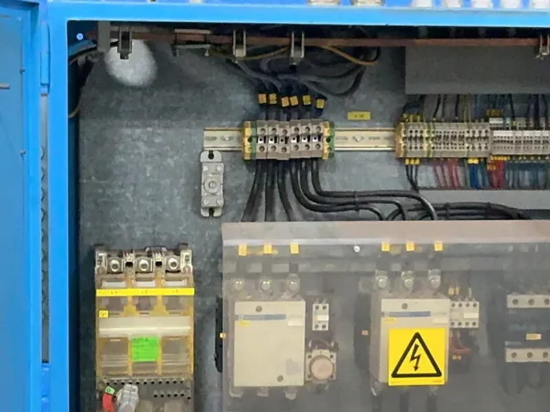 AP&amp;T CONTROL CABINETS