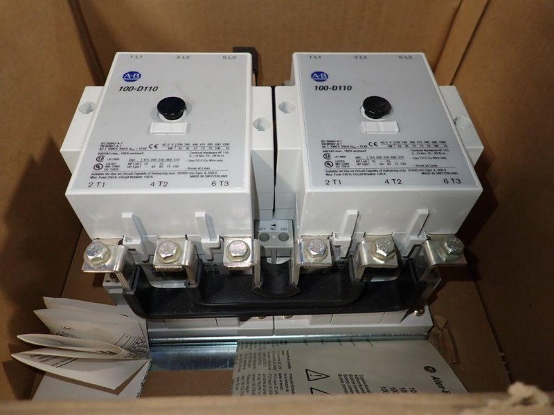 ALLEN BRADLEY CIRCUIT BREAKER  -  100-D110