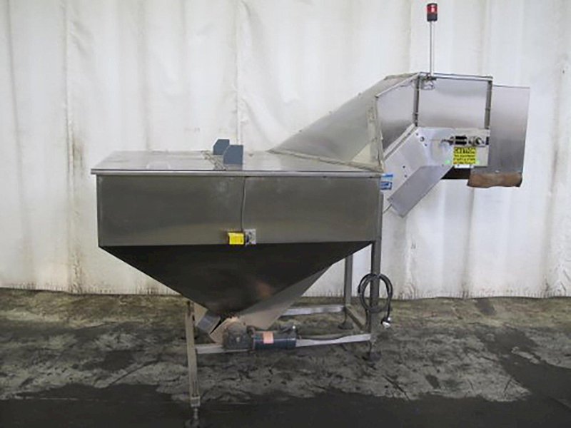Pace Packaging Omni-Line M400LH S/S Descrambler with S/S Pace Packaging Elevator Conveyor
