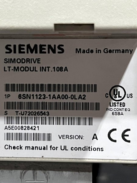 Siemens Simodrive Servo Drive Unit 6SN1123-1AA00-0LA2
6SN11231AA000LA2