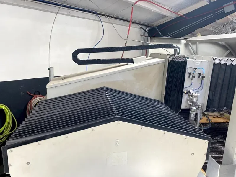 2005 FLOW IFB 4400 | Waterjet Cutters
