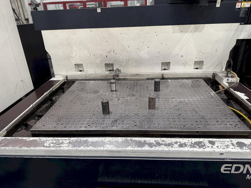 2013 Makino EDNC 157S Used CNC Sinker EDM For Sale