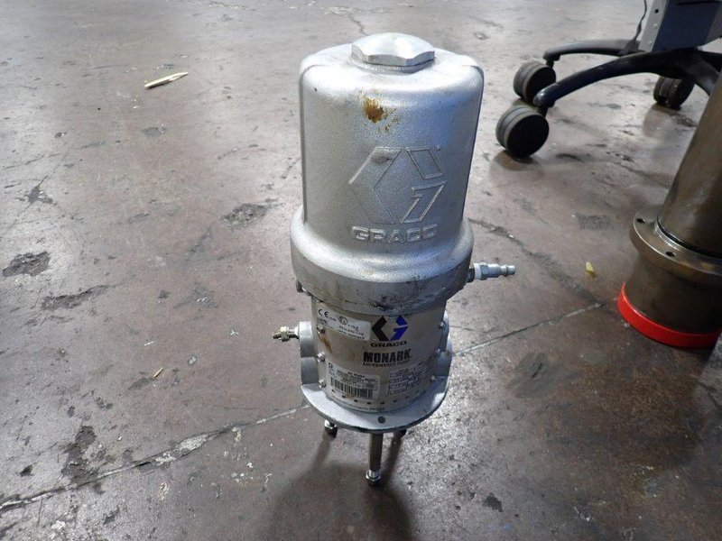 GRACO AIR-POWERED PUMP  -  224-350