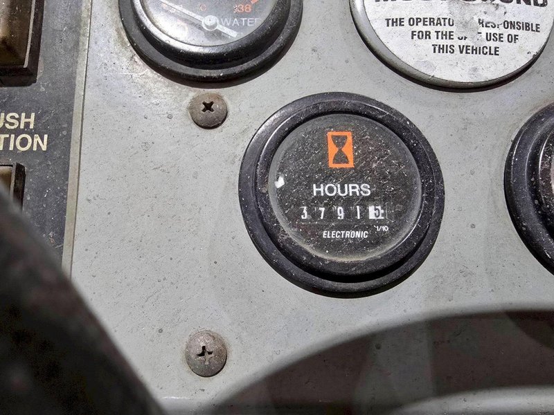 CLARKE 505-230 LP FLOOR SCRUBBER USED SLIGHT DAMAGE