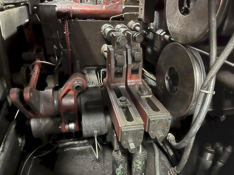 8mm (5/16") Asahi Okuma Model AOT-8L Long Stroke 2 Die 2 Blow Cold Header