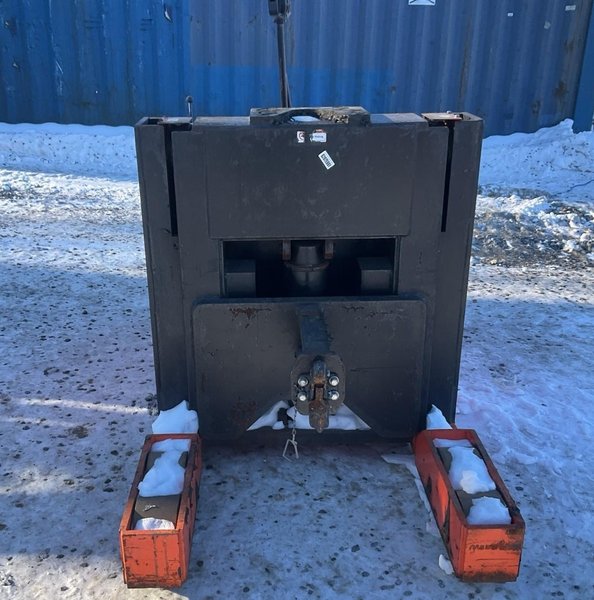 25,000 LBS RICO MODEL #R-LT-S-DD 24 VOLT ELECTRIC WALKIE-RIDE TOW LIFT TUGGER WITH PINTLE HITCH: YOBRO #25210