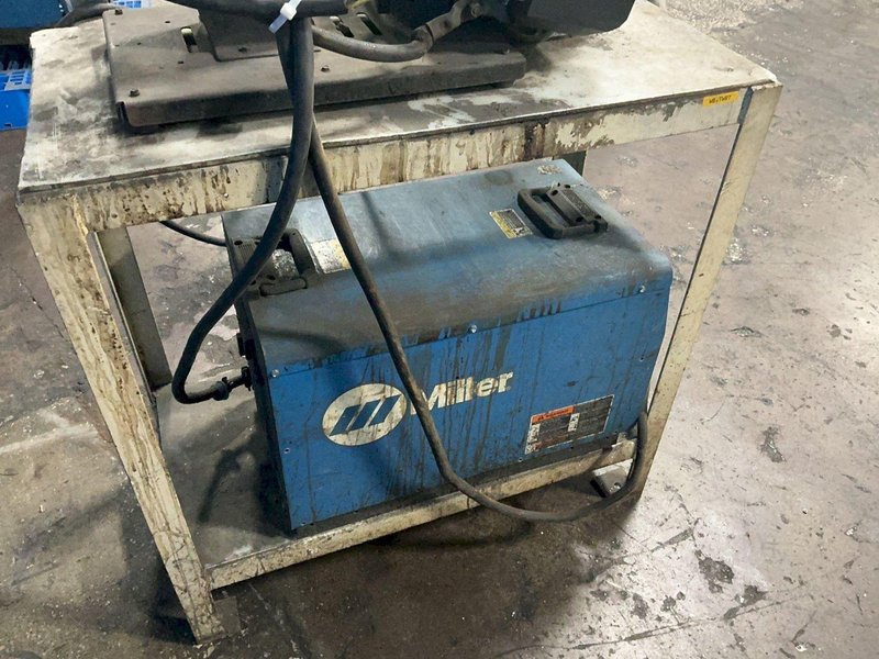Miller  450 A  Welder  - Invision 456mp