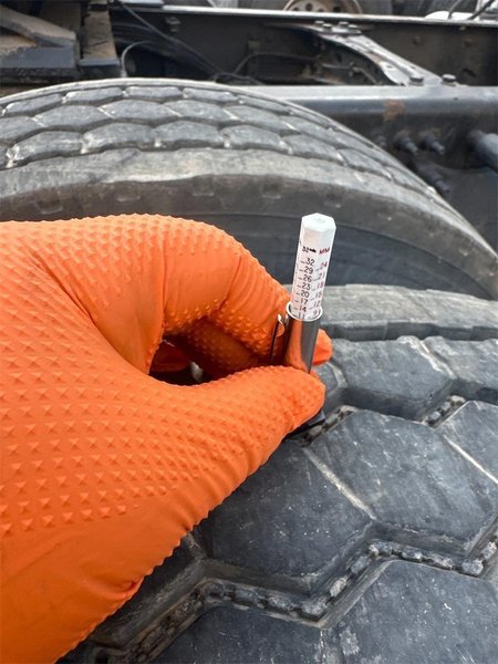 2019 Freightliner Cascadia 1FUJHHDR5KLKM7237