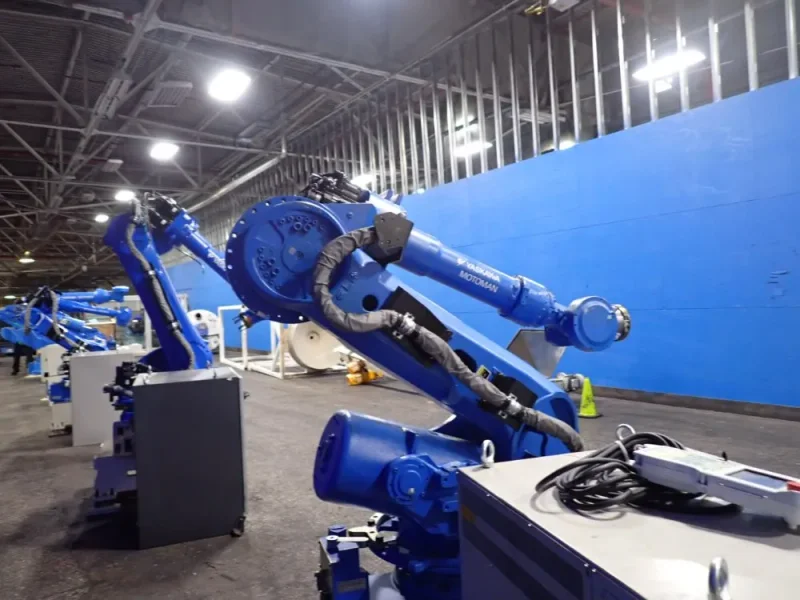 YAKSAWA MOTOMAN ROBOT  -  HP165D