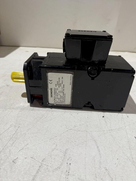 SIEMENS 1HU5040-0AC01-Z SERVO MOTOR NEW NO BOX