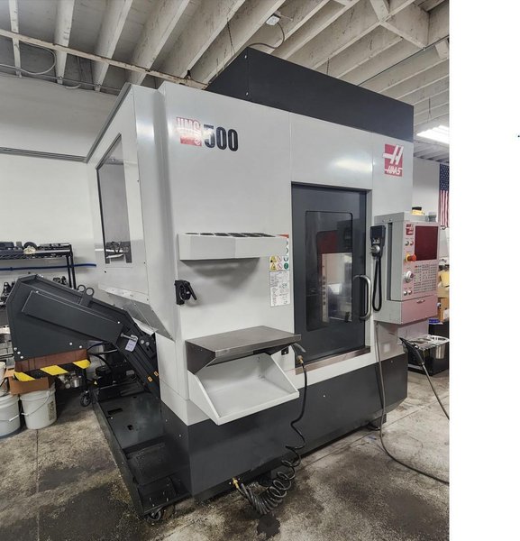 Haas UMC 500 Universal Machining Center, 2020 – 15,000 RPM Spindle, TSC, HSM, Chip Auger, WIPS