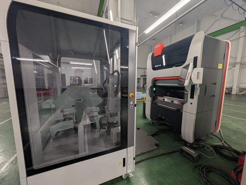 44 Ton x 3.5′ Bystronic Xpert 40/1030 CNC Hydraulic Press Brake, 2019 – w/ KUKA KR10R1100 Robot, 6 Axis Backgauge