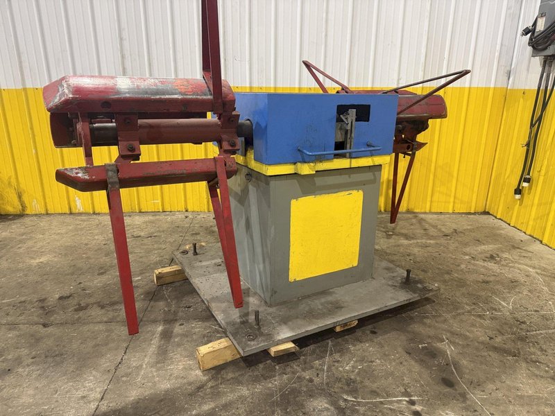3,000 LB x 24" MARION MFG DOUBLE END PULL OFF COIL REEL UNCOILER 2010: YOBRO #26063