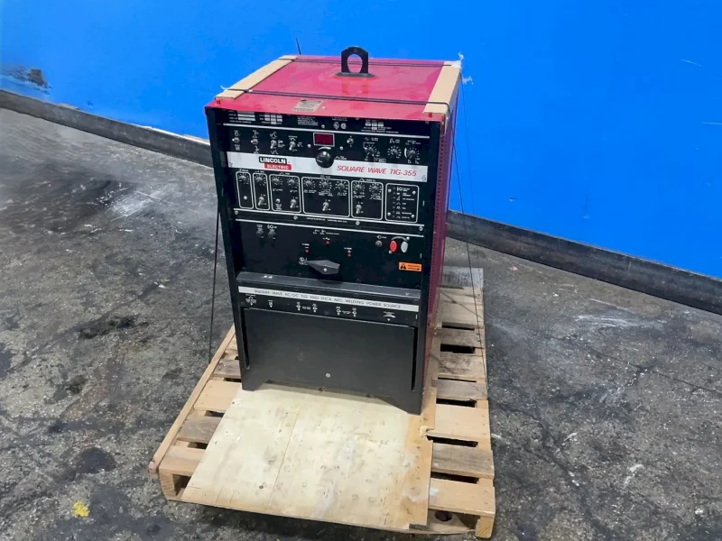 LINCOLN ELECTRIC TIG WELDER  -  SQUARE WAVE TIG-355