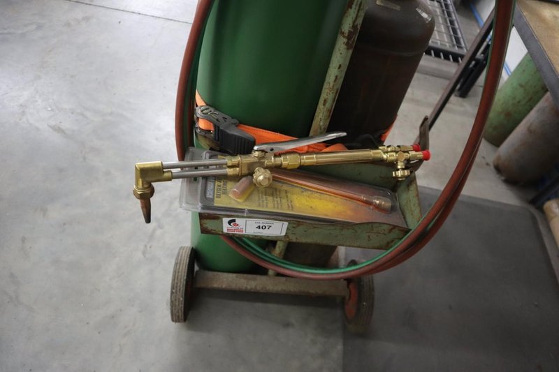 Oxyacetalyne Torch Set with Regulators, Torch and Cart, TANKS NOT INCLUDED- Auction Item