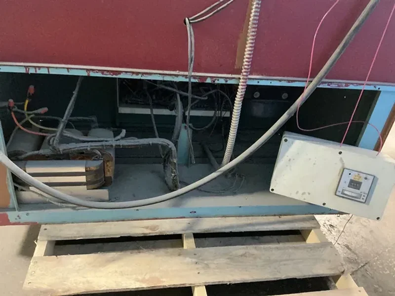 BLUE M 650* F / 343* C OVEN  -  P0M-136C-1