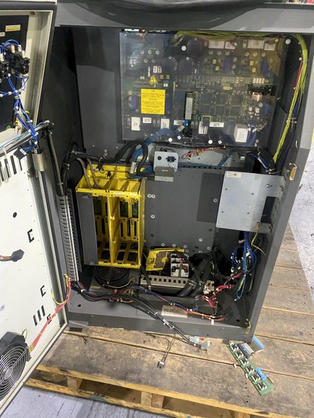 FANUC – R-2000iA/200T w/ R-J3iB Controls PARTS ONLY
