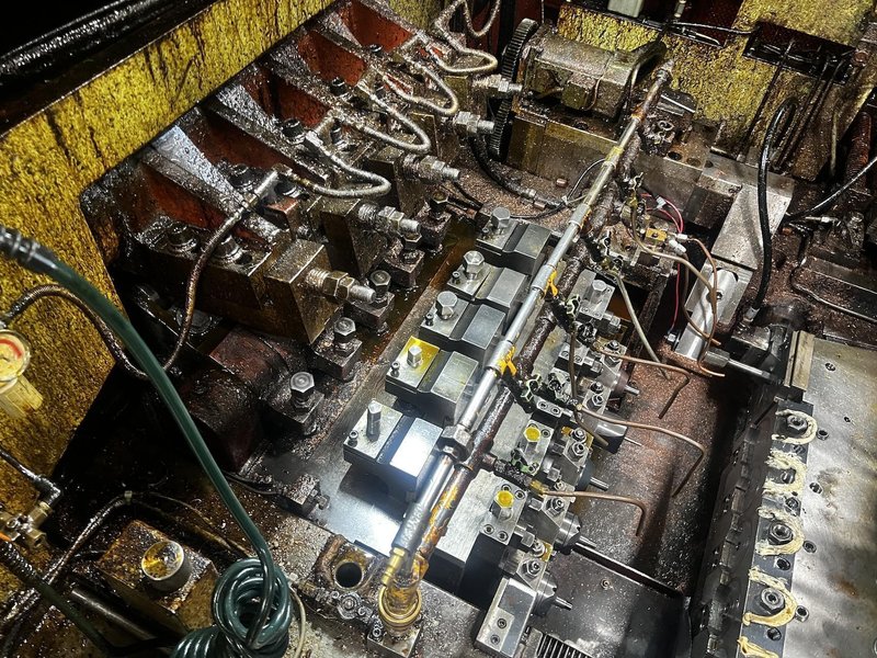 Asahi Okuma Model APF-1513-5 Five Die Progressive Heading Machine