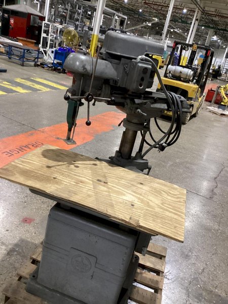 WALKER TURNER 2ft Radial Arm Drill USED