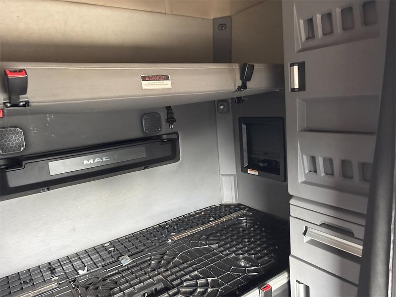 2024 Mack AN64T70 1M1AN4GY9RM040365