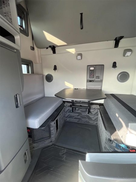 2022 Volvo VNL64T760 4V4NC9EH1NN312990