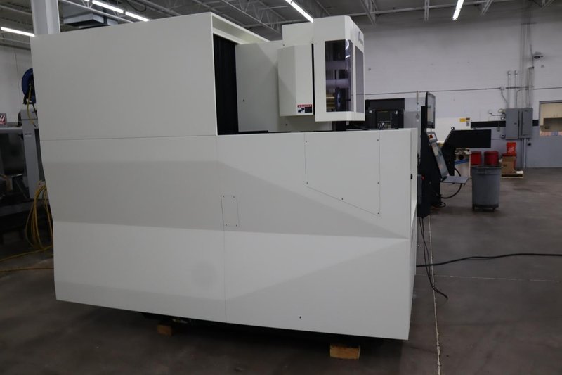 Makino U6 B CNC Wire EDM Electrical Discharge Machine, Hyper i Control, Programmable MMK Rotary Table, Auto Thread, Dielectric System - Only 712 Machining Hours!