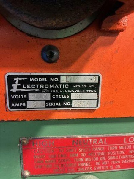 POWERMATIC 24” X 24” VERTICAL BAND SAW   -  87