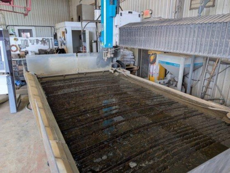 5′ x 10′ Flow Mach 300 Waterjet, 2019 – 60,000 PSI, 5 Axis