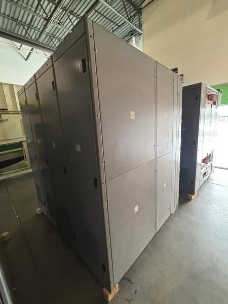 Square D 1600 Amp 2200v 700v 50ka Delta Wye Main Breaker Switchgear