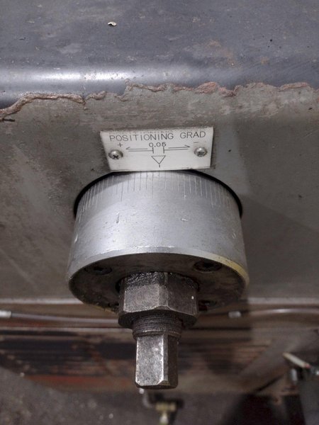 16 TON NISSEI MODEL #FA16 2-DIE INFEED THREAD ROLLER : STOCK #19733