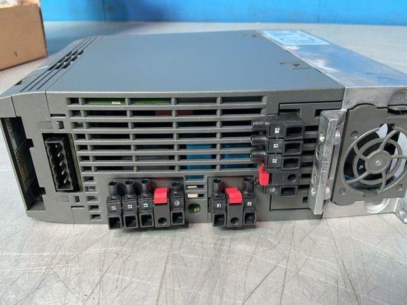 Siemens 4 Kw Variable Frequency Converter - 6sl3210-1ke18-8ab1