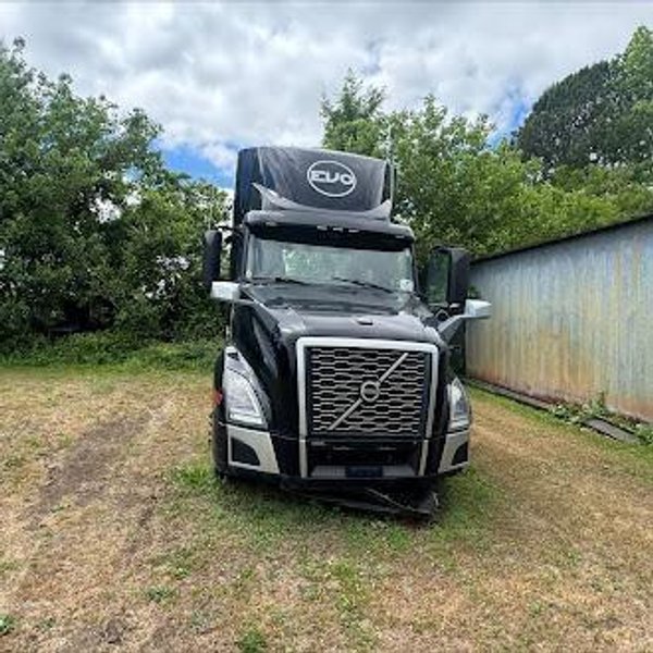 Volvo D13 Day Cab Truck, 2020
