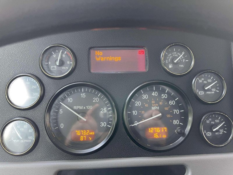 2011 Peterbilt 367 Flat Top 
w/36” Sleeper and an Air Compressor