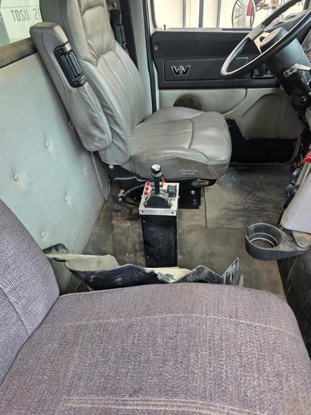 Western Star 4700 Dump Truck, 2016 – Detroit Diesel, Heavy-Duty Class 8 Vocational Dump w/ Steel Dump Body