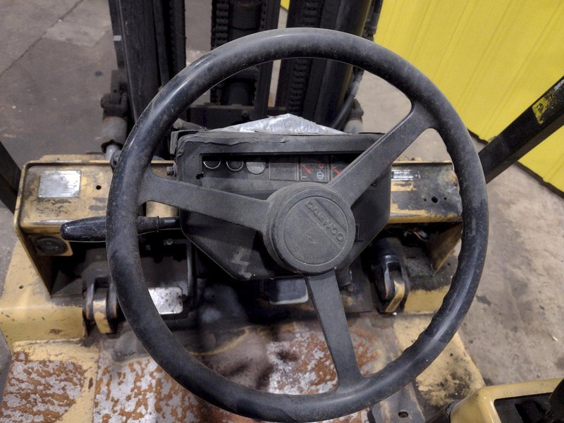 4,500 LB 1995 DAEWOO MODEL #G25S-2 PNEUMATIC TIRE LP FORKLIFT: STOCK #20235