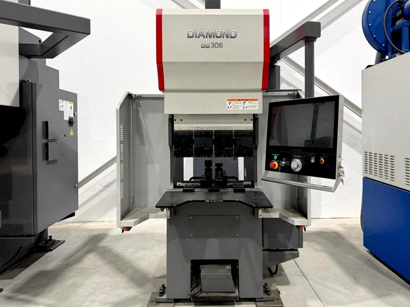 Mitsubishi Diamond BB306 30 Ton 5-Axis Electric Press Brake