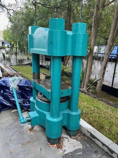 600 TON NATIONAL FOUR POST  SWAGING PRESS (14360)