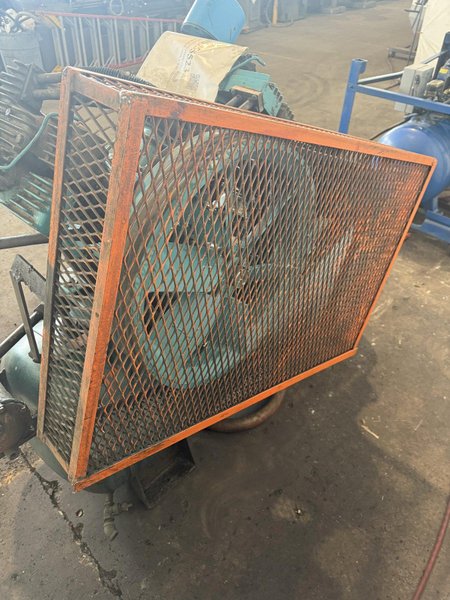 20 HP KELLOG PISTON TYPE AIR COMPRESSOR. STOCK # 0955523