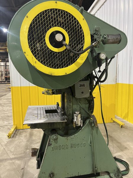 30 TON BROWN AND BOGGS OBI PRESS, 2.5" STROKE: STOCK #20250